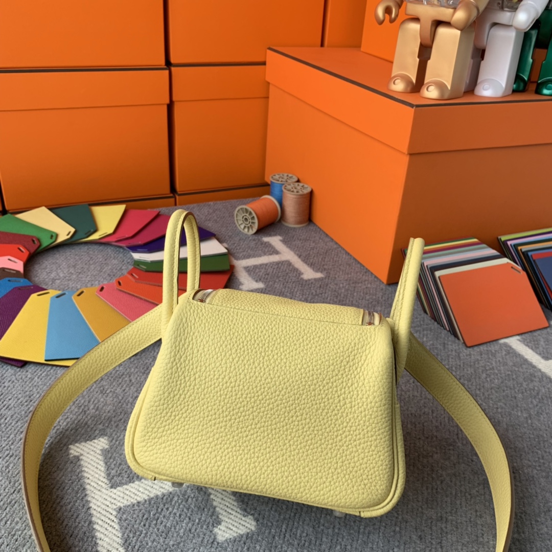 에르메스 미니 린디백 라임 화이트 은장 끌레망스 가죽